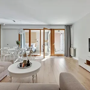  Appartamento Aura - Riverside & Parking By Downtown Polonia