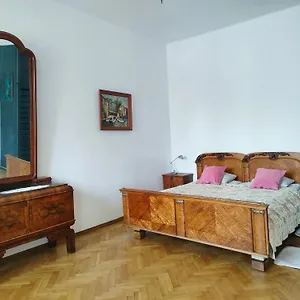 Апартаменты Place, Краков